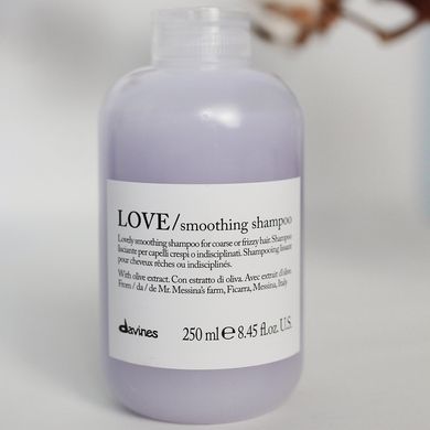 Розгладжувальний завиток шампунь Davines Essential Haircare Love Lovely Smoothing Shampoo 250 мл - основне фото