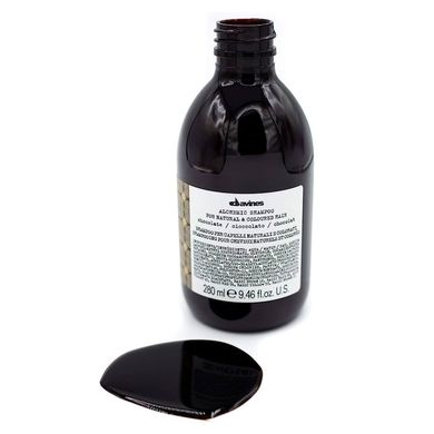 Шоколадный оттеночный шампунь для усиления цвета Davines Alchemic Chocolate Shampoo For Brown And Black Hair 280 мл - основное фото